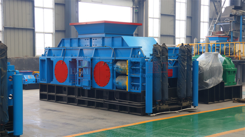 破碎鵝卵石的對輥破質(zhì)量如何？時產(chǎn)200噸輥式制砂機價格高嗎？