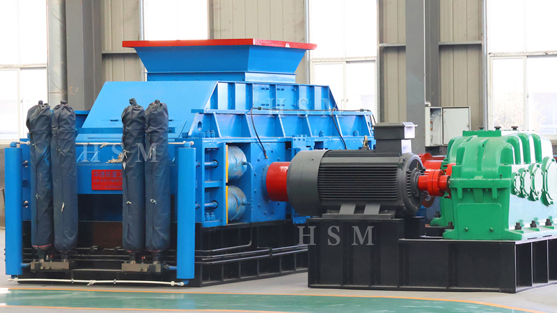 制砂瓜米石設(shè)備哪家好？大型對輥機(jī)價格介紹